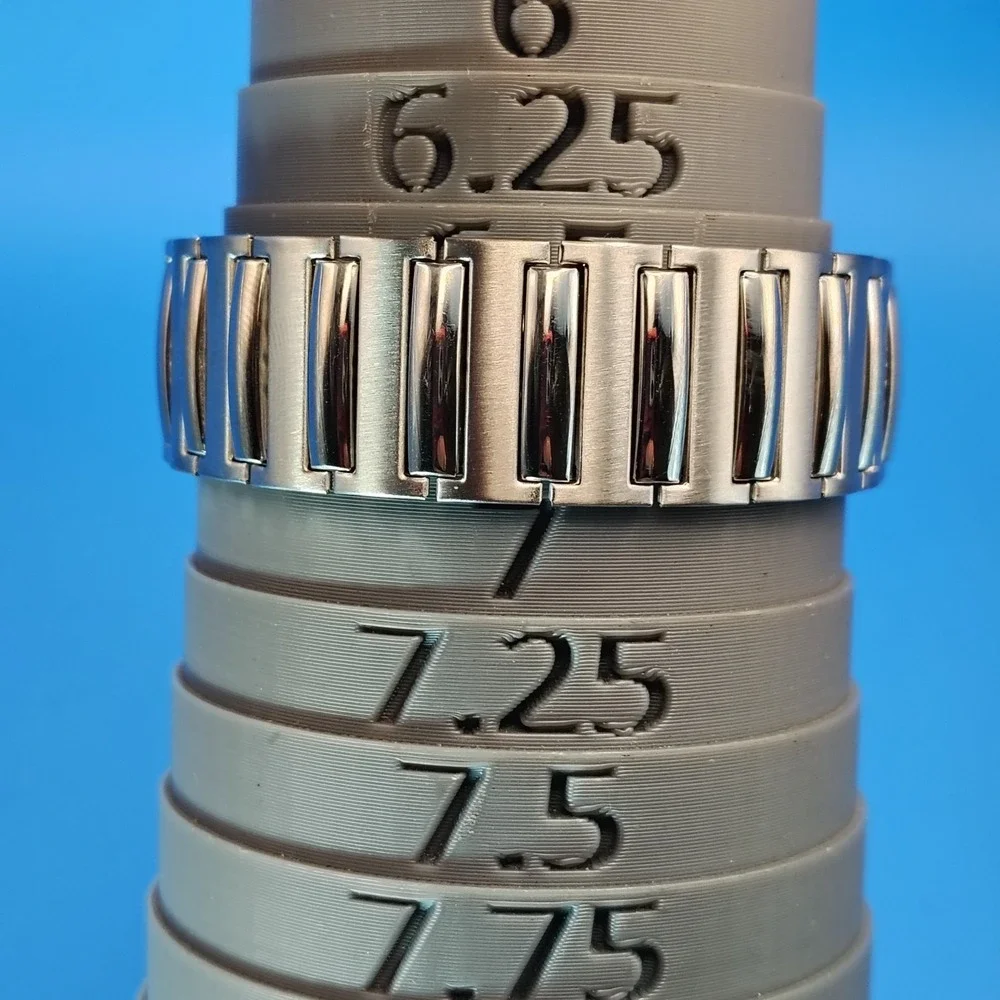 New! Vintage 2001 IC Collection Tank Mens/Unisex 36mm Quartz Dress Watch NOS